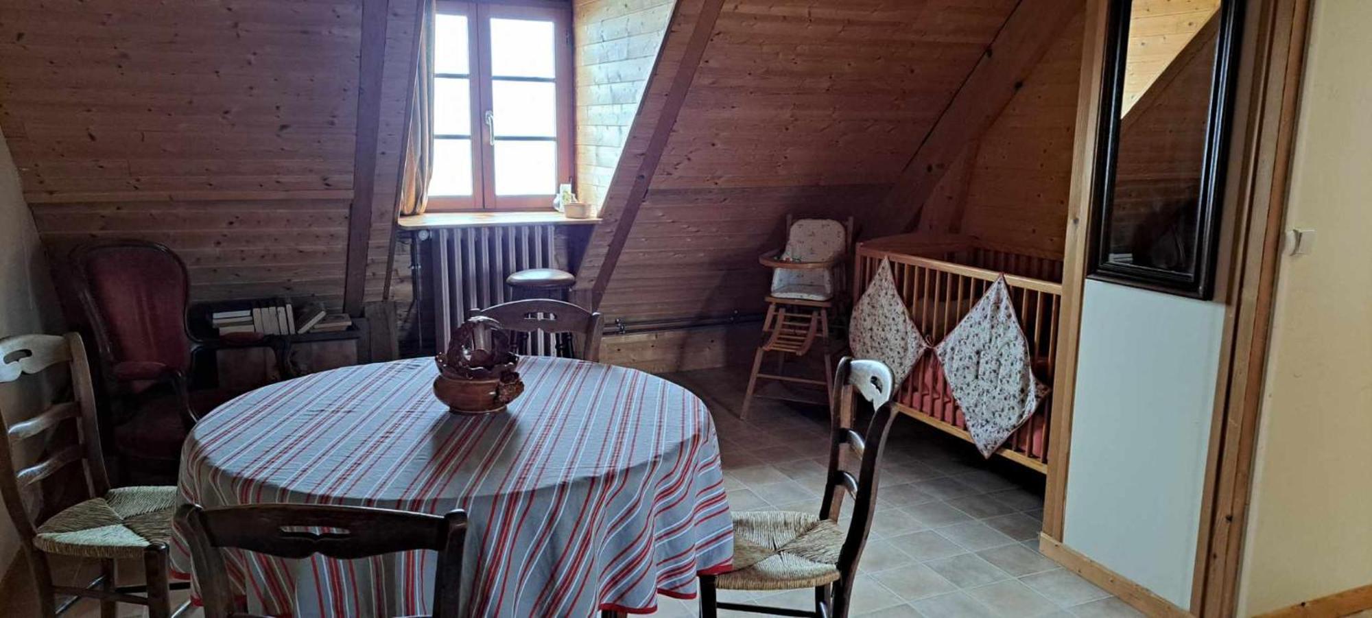 Location A Coucy Le Chateau Exterior photo